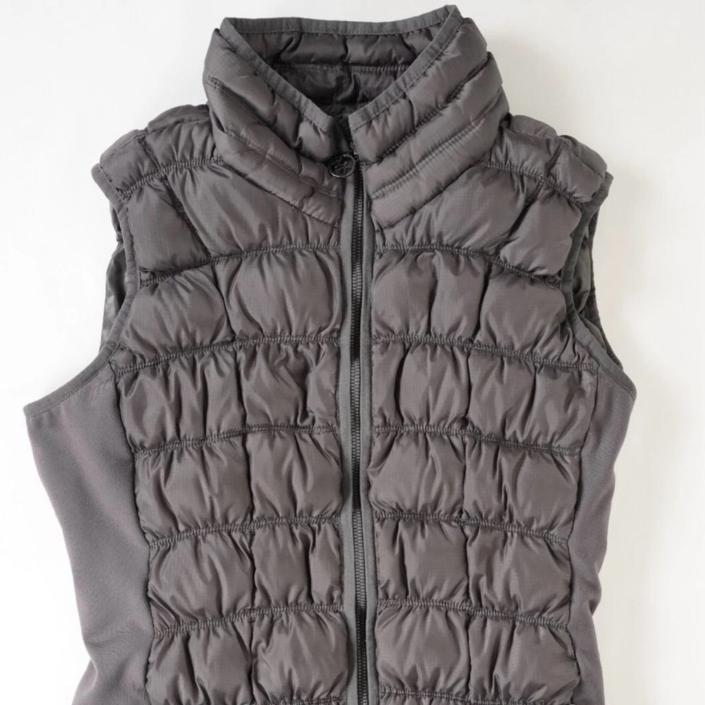 Michael Kors Women's Puffer Vest
Full Zip Up Lightweight